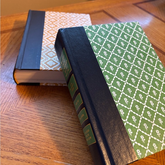 Lot of 2 Vintage Readers Digest Printed Hardcover Books in Green and Marigold - Picture 3 of 12